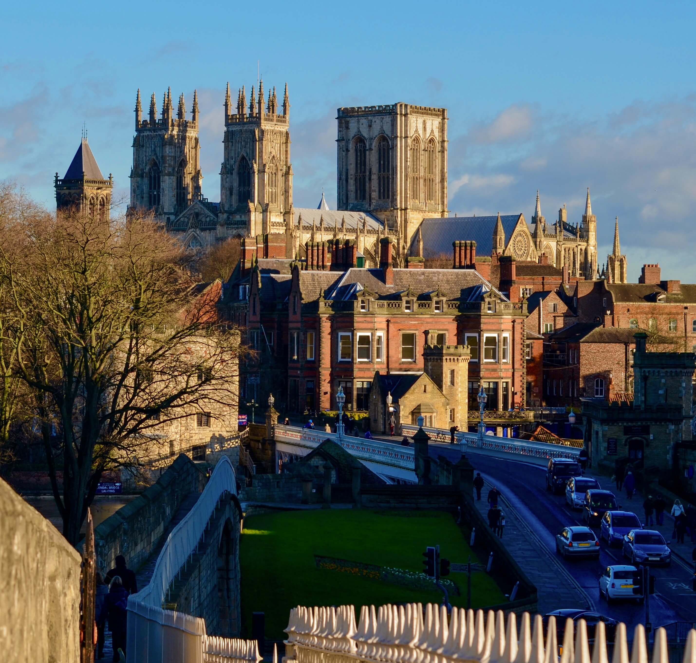 York castle. Йорк Англия. Йорк Сити Англия. Йорк Англия достопримечательности. Йорк город в Великобритании 2022.